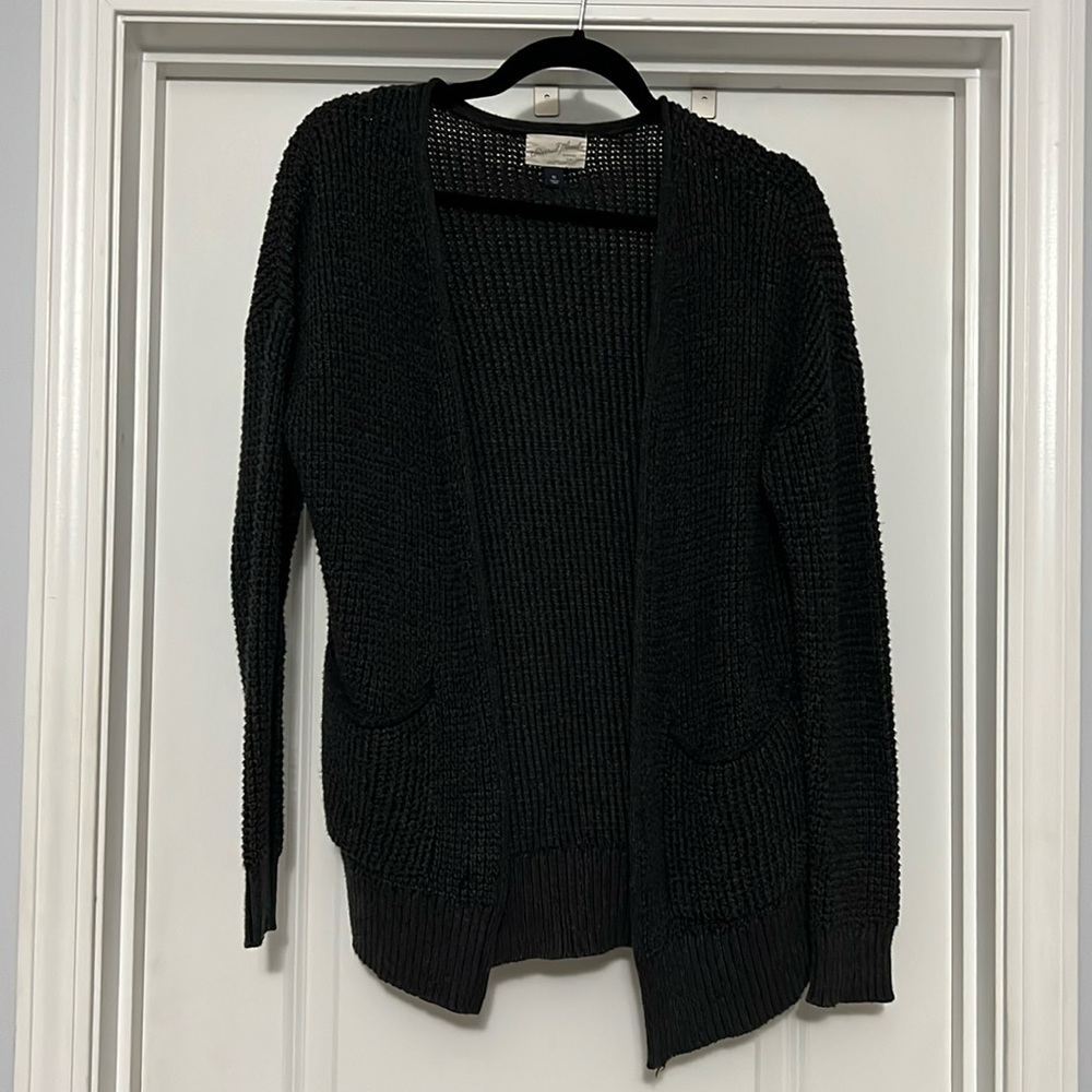 Universal Threads sweater